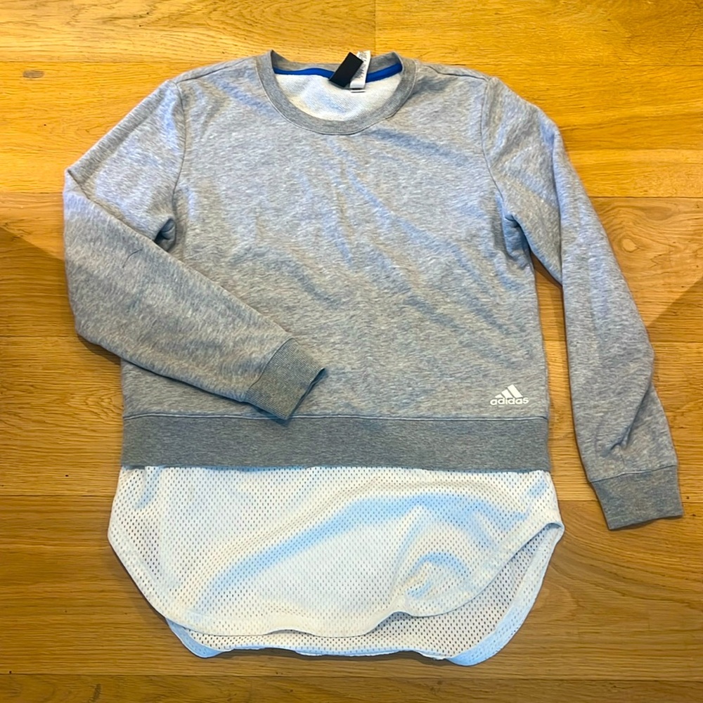 Addias sweater